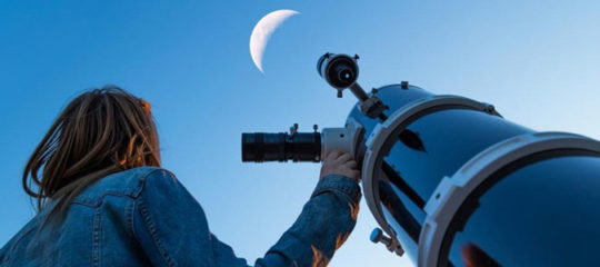 Matériel d'astronomie professionnel